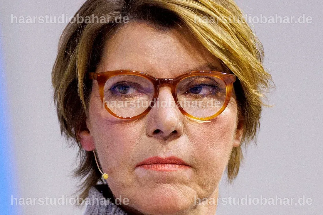 Bettina Böttinger mit emotionalem Gesichtsausdruck nach ihrem TV-Aus.