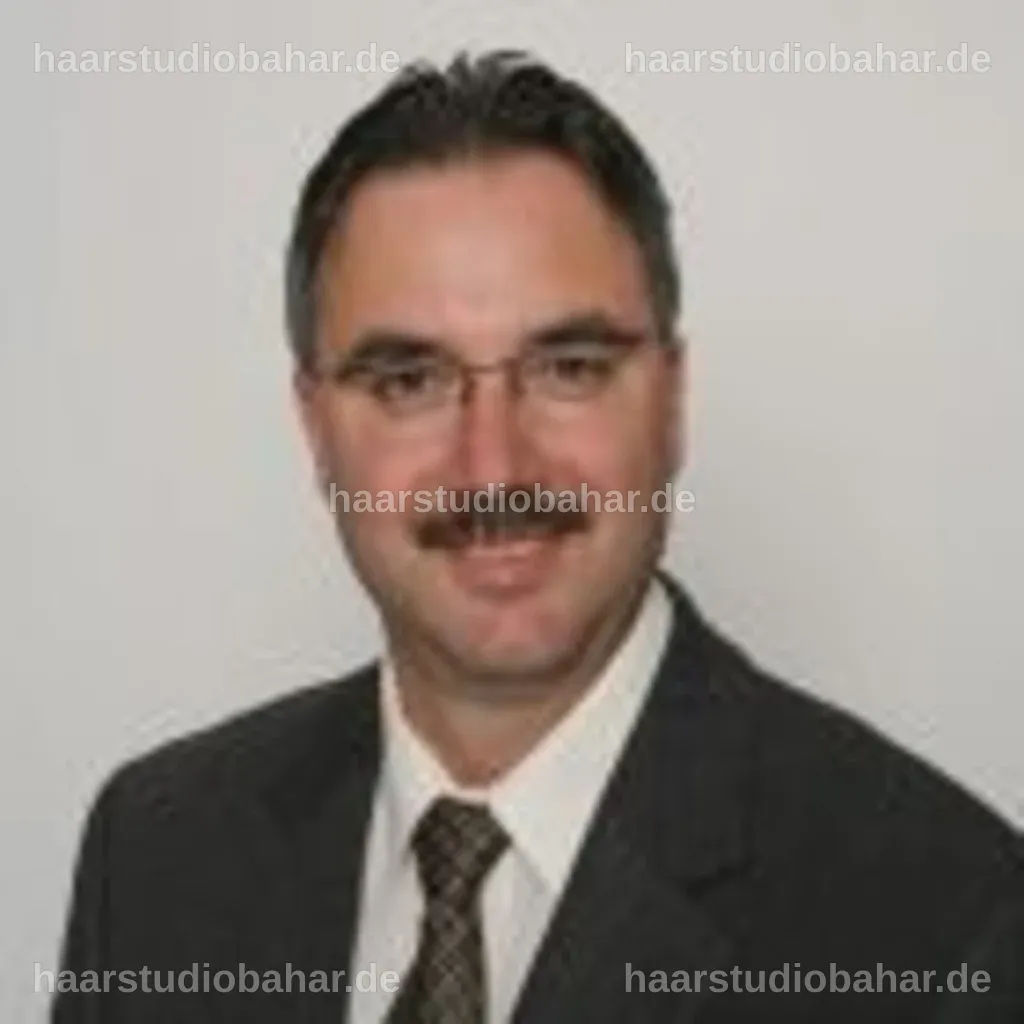 Guido Flörke, ein Berater, bei einer beruflichen Besprechung.
