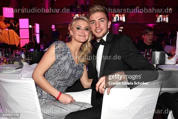Hochwertiges Porträt von Celina Scheufele in einem eleganten Outfit.
