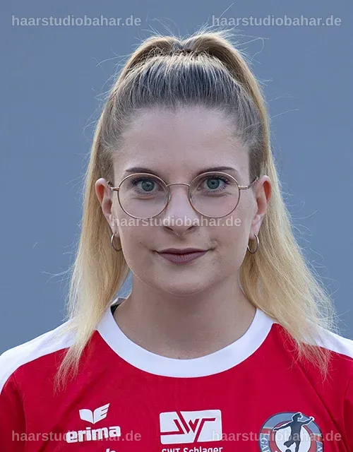Damenmannschaft des SK BMD Vorwärts Steyr mit Lara Fischer im Kader.