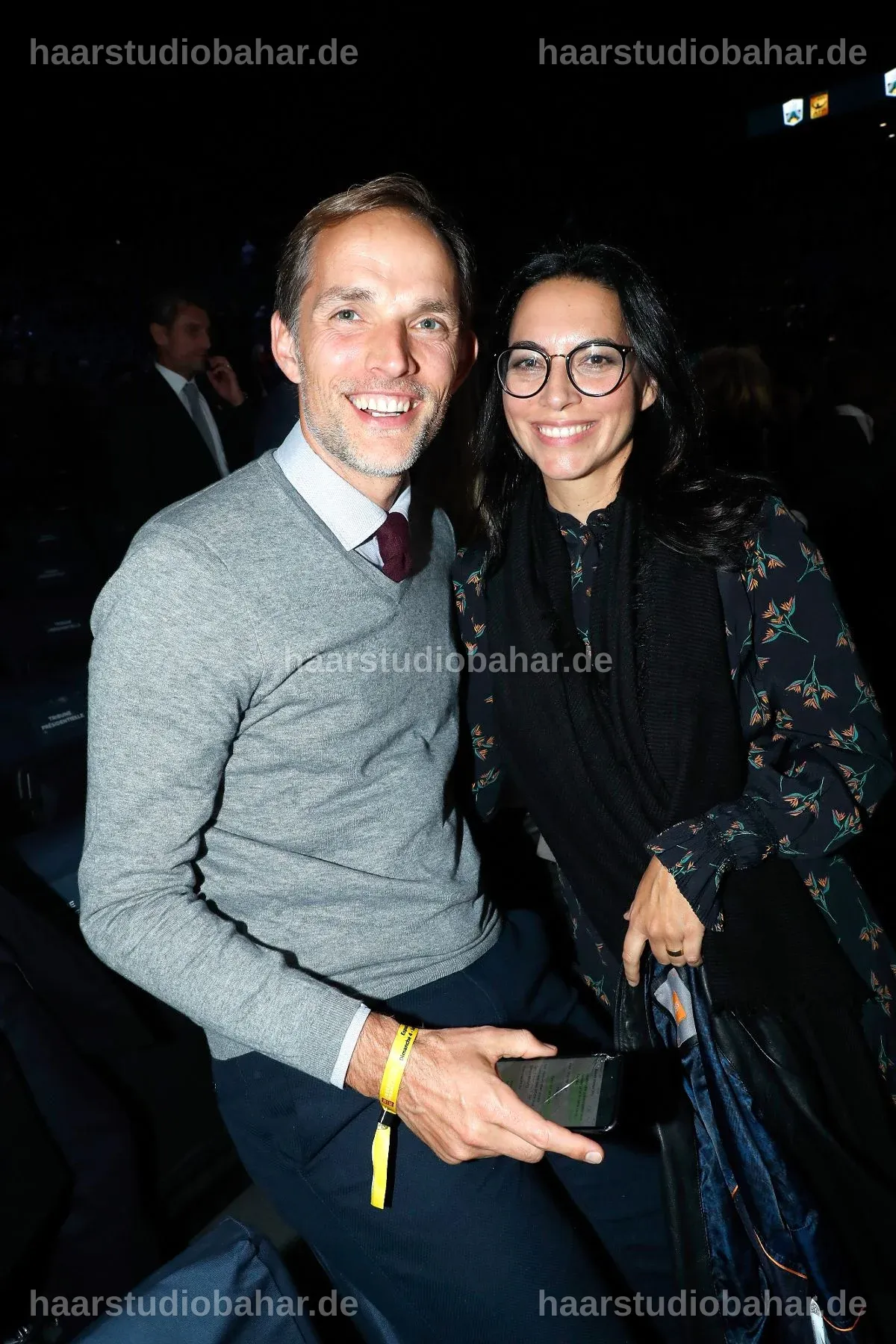 Sissi Tuchel lächelt in einem eleganten Outfit während eines Events.