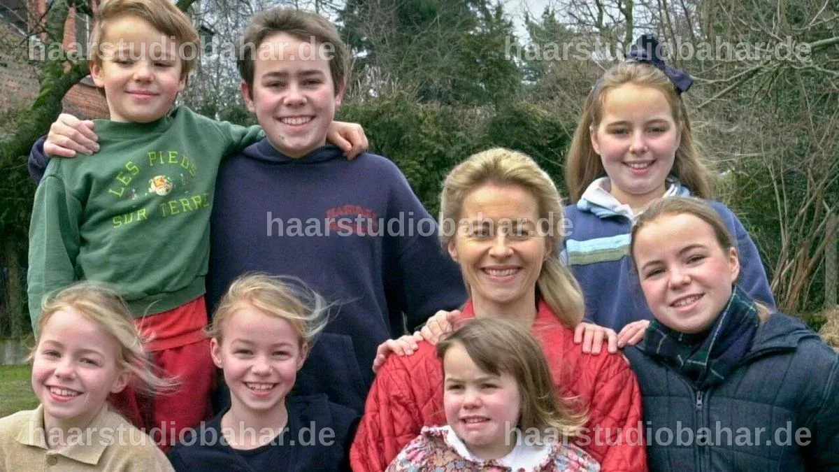 Ursula von der Leyen mit ihren Kindern bei einem Familienausflug.